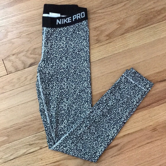 Nike Pants - Nike Pro leggings